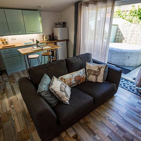 Hideaway Cabin For Two On Edge Of New Forest 힌튼 외부 사진